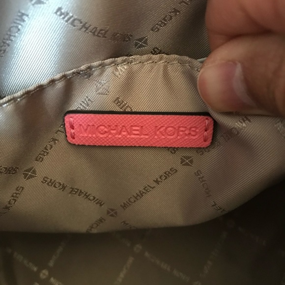 🌼Michael Kors Purse - Picture 10 of 13